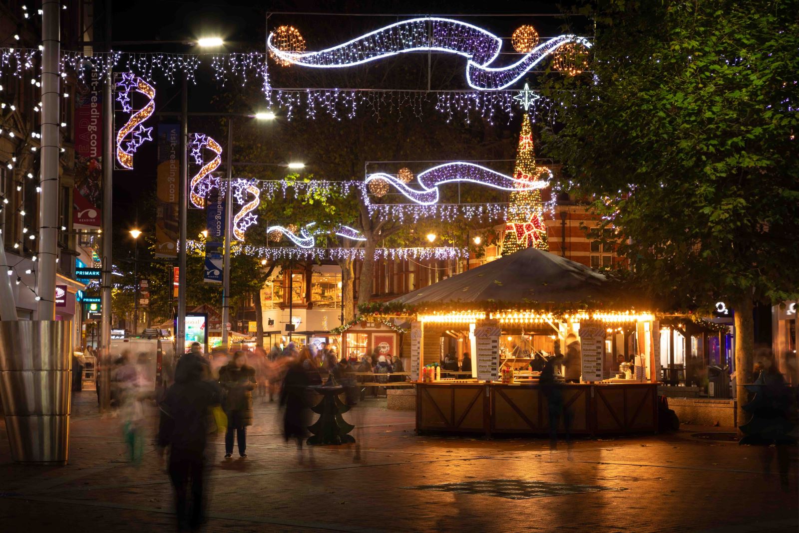 Christmas Light on Broad Street